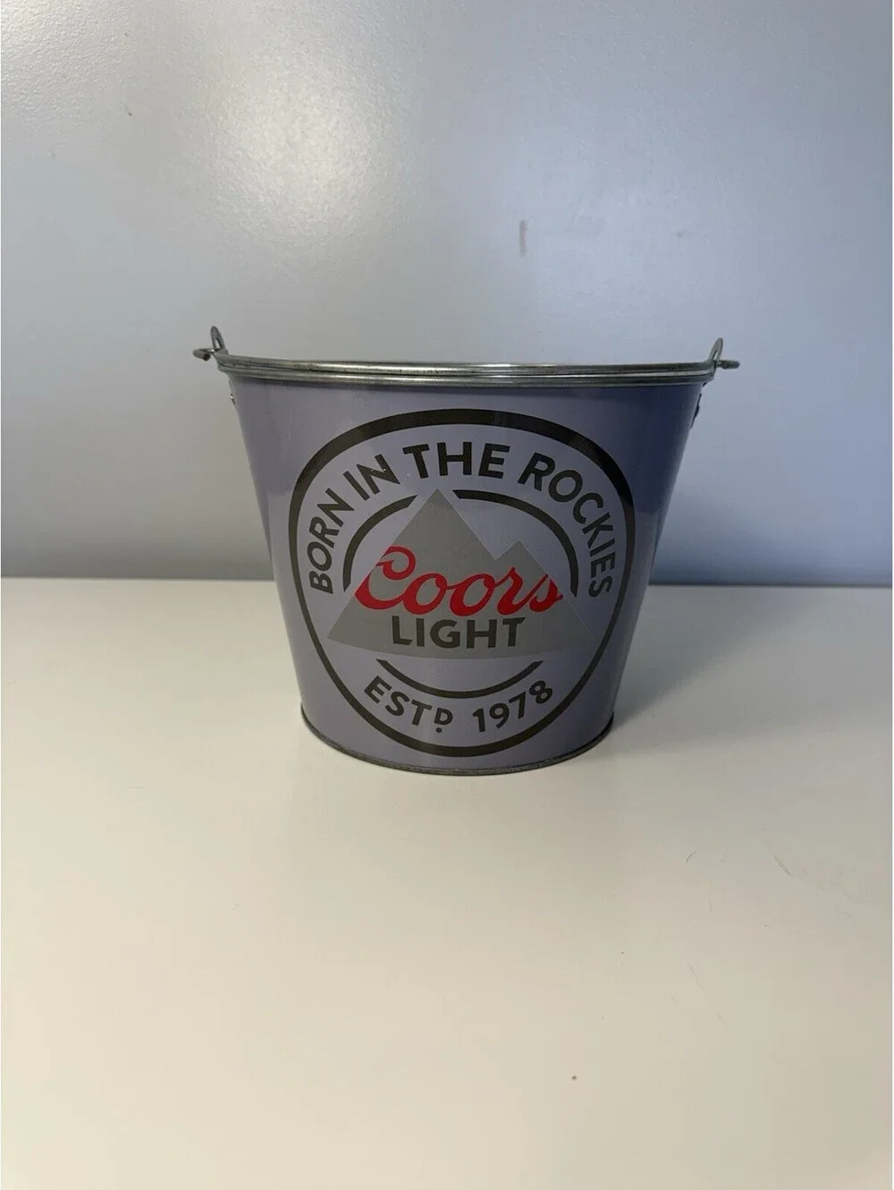 Coors Light “BORN IN THE ROCKIES” Gray Handled Metal Beer Ice Bucket Pail EUC